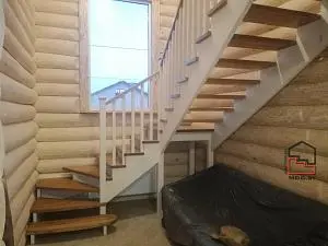 Лестница в "Скандинавском" стиле из сосны. Петровинка