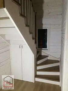 Лестница Свислочь П-образная с обустройством места для хранения