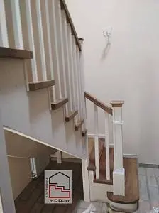 Комбинированная лестница дуб/сосна с подступенями