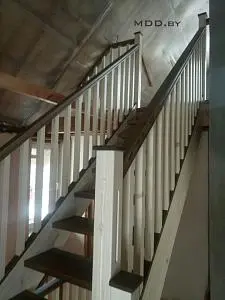 Трактор-Колоницы, П-образная лестница из сосны