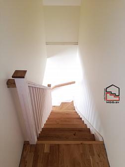 Лестница из сосны в "Скандинавском" стиле.
