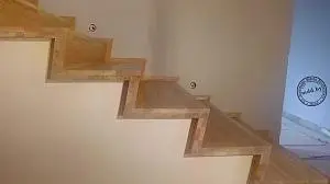 Облицовка двухслойными дубовыми ступенями