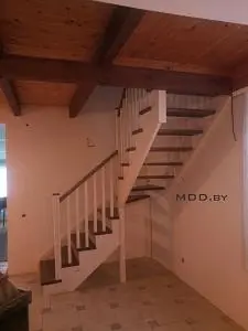 Трактор-Колоницы, Г-образная сосновая лестница