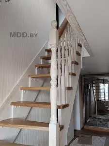 Г-образная лестница с точеными столбами и балясинами, Минск