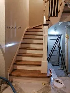 П-образная лестница комбинированная из Дуба и Сосны