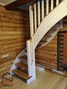 Лестница из сосны в "Скандинавском" стиле. Проект с/т Березка (Дружный)