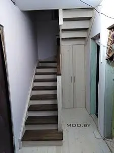 Урожайный, П-образная лестница из сосны