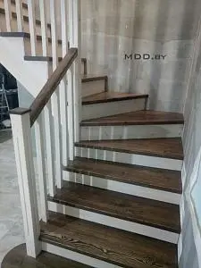 Дофаренция Г-образная лестница из сосны