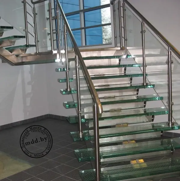 Со стеклянными ограждениями Со стеклянными ограждениями